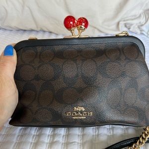 Coach kisslock crossbody